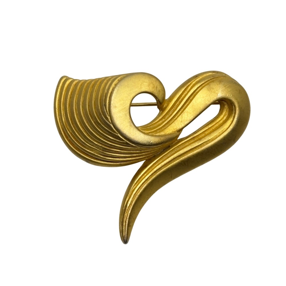 MJENT Vintage Gold Tone Abstract Swirl Ribbed Brooch Pin Modernist Design